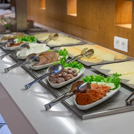 Welikehotel Fenix فندق